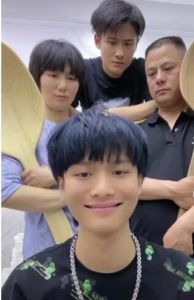 疯狂小杨哥 疯狂小杨哥