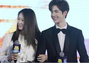 张艺兴喜欢了她5年，王一博与她对视1秒就红了脸