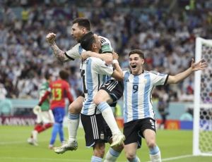 梅西休战：阿根廷友谊赛2比0印尼