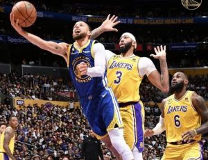 湖人勇士G5开打：库里勇士轻取湖人仍落后