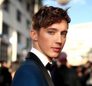 特洛耶·希文 特洛耶·希文